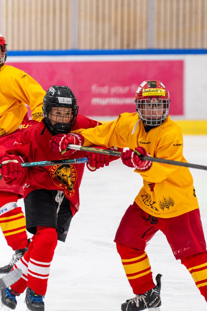Junger Spieler am Summer Hockey Camp