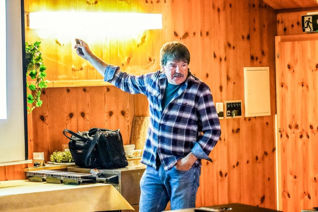 Tom Stauffer, Cheftrainer Alpin Herren bei Swiss-Ski, bei seinem Referat an der Trainerweiterbildung